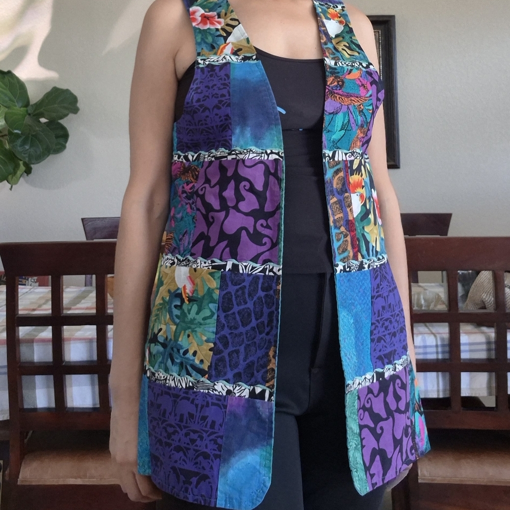 Vtg. Parrot head floral Vest Sz Medium